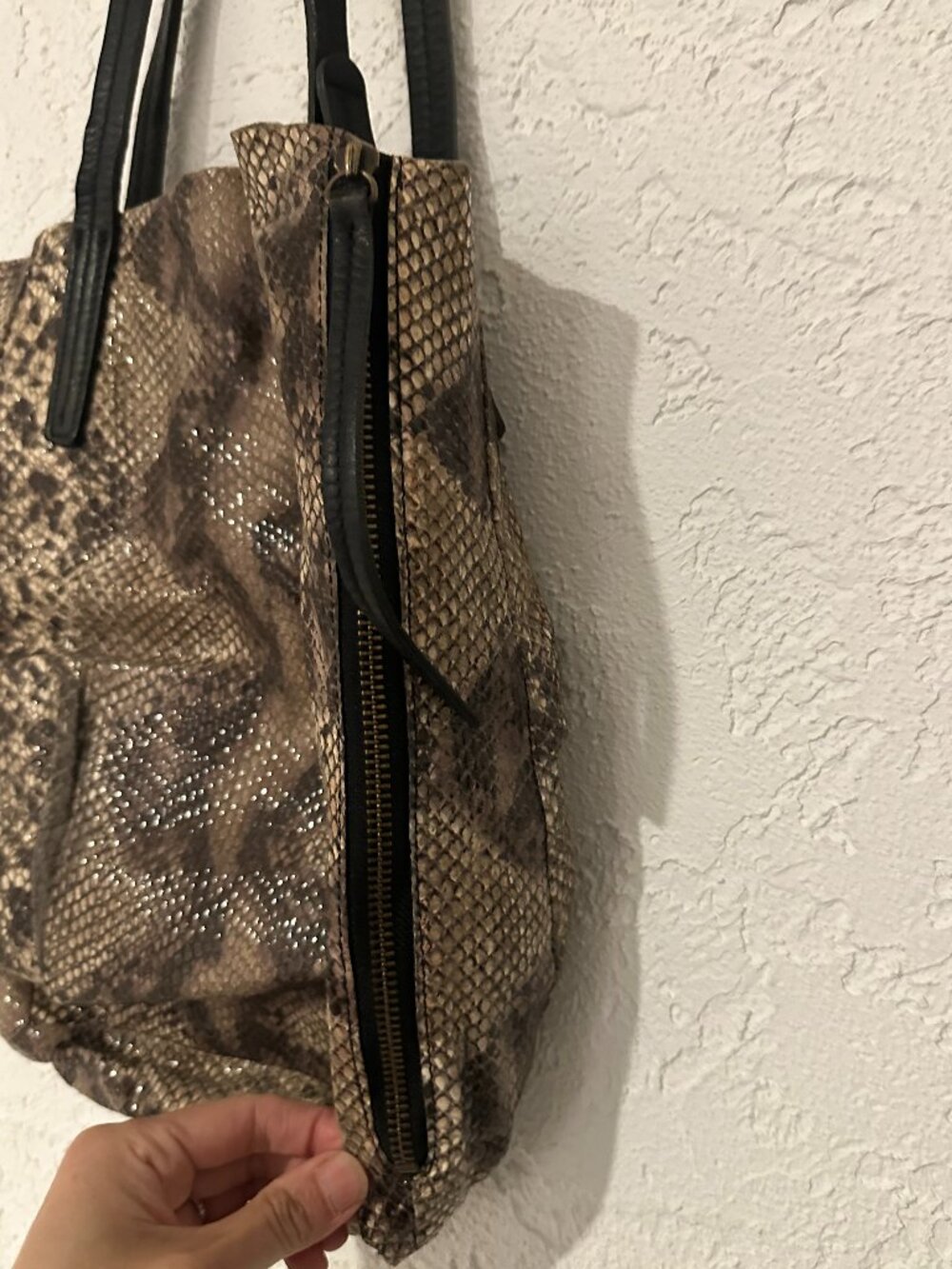 Title: Hiroko Koshino Sac Snake Print Shoulder Bag–Expandable Designer Tote - Picture 5 of 11